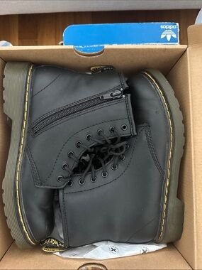 DR. MARTENS BOOTS
